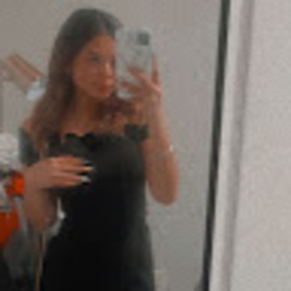 Meet your Posher, Ava - Picture 1 of 1